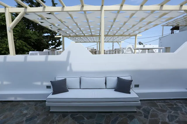 The White Hotel Milos (The White Suites)