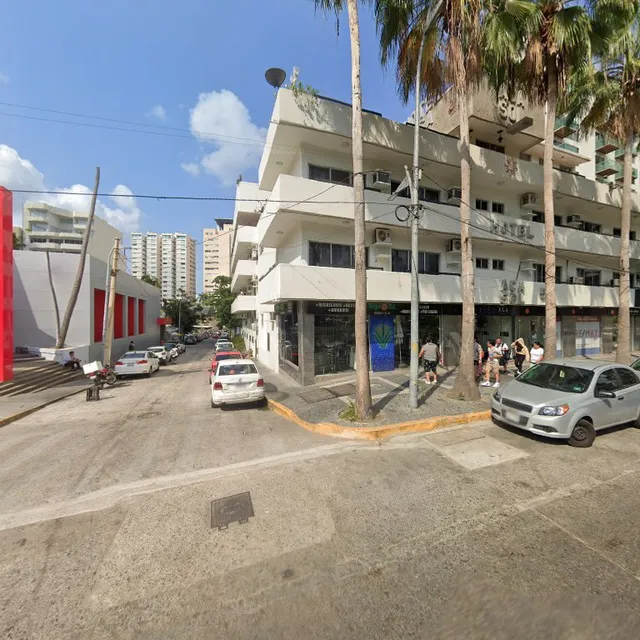 Av Costera Miguel Alemán 53