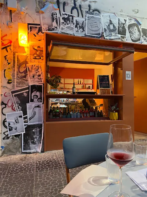 Cuatro Perros Un Livin