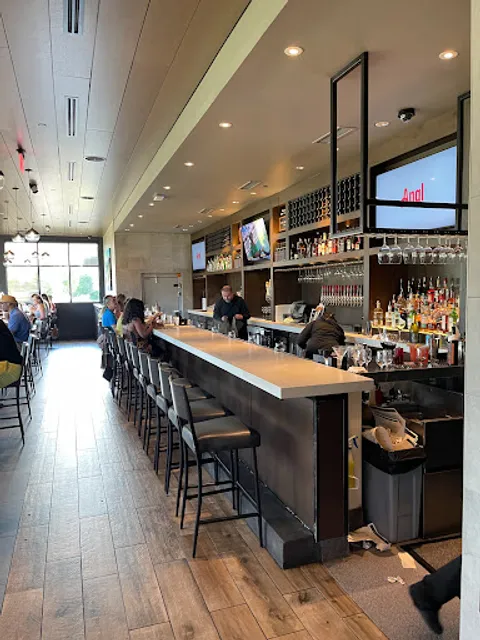 Cooper’s Hawk Winery & Restaurant