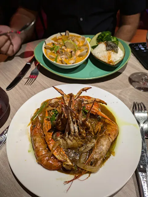 Lantern Asian Fusion Restaurant 蘭亭