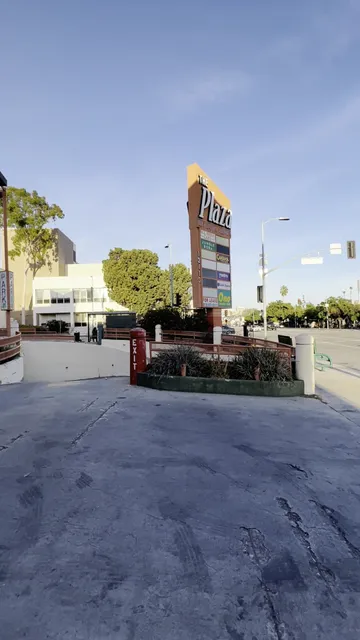 The plaza on Santa Monica