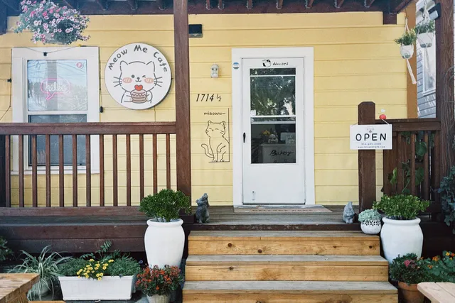 Meow Me Cafe
