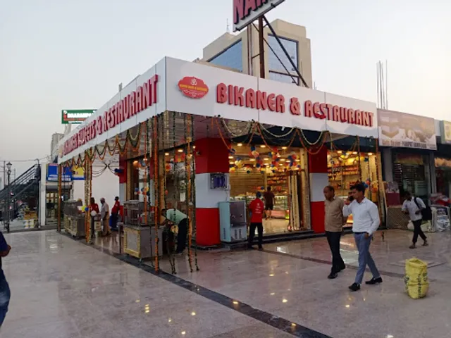 Om Bikaner Sweets & Restaurant