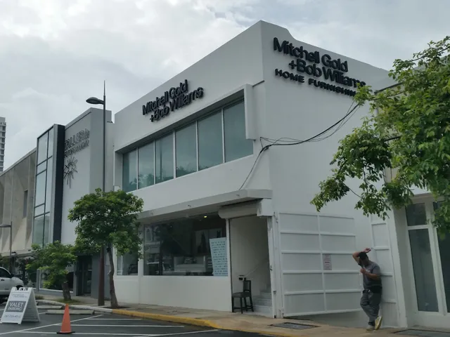 Mitchell Gold + Bob Williams