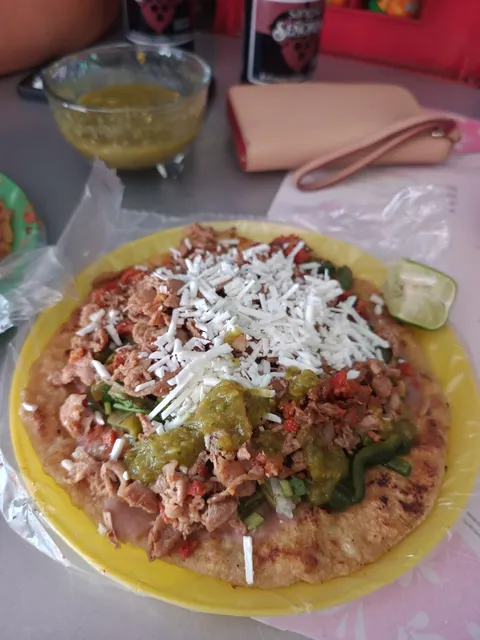 Las Aplastadas Antojitos Mexicanos "Bertha"