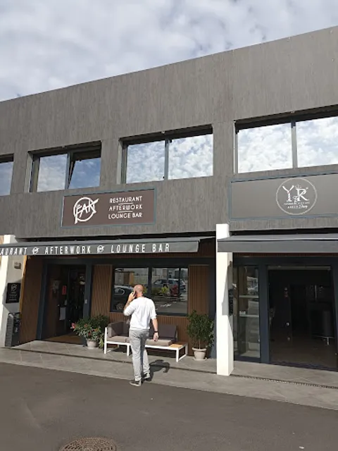 RESTAURANT AFTER WORK