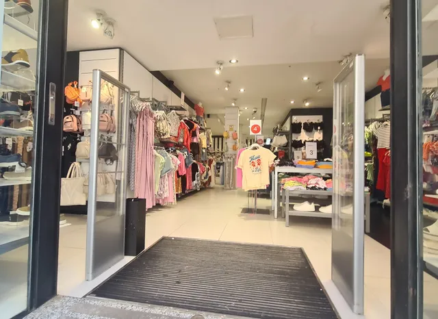 INSIDE - Tienda de Ropa y Zapatos