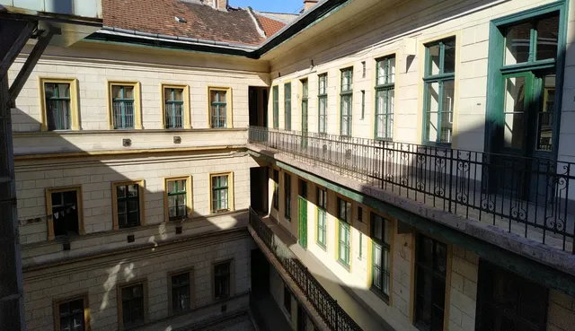 Synagogue Astoria Central Residence