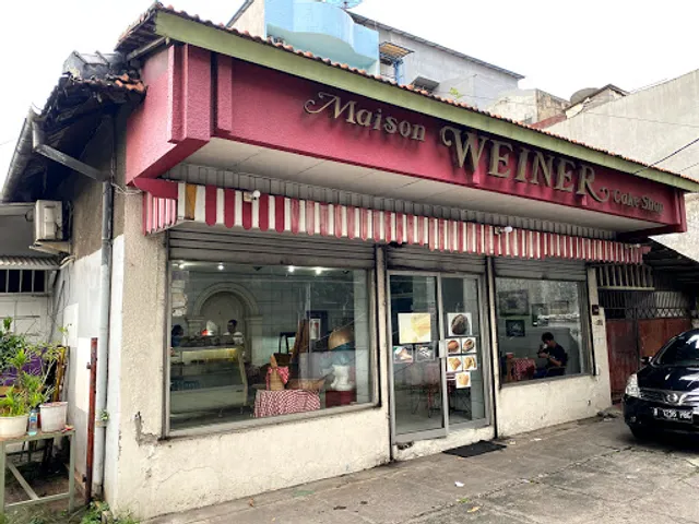 Maison Weiner Cake Shop