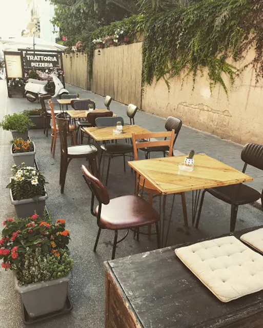 Locale Cocktail&Wine Bar