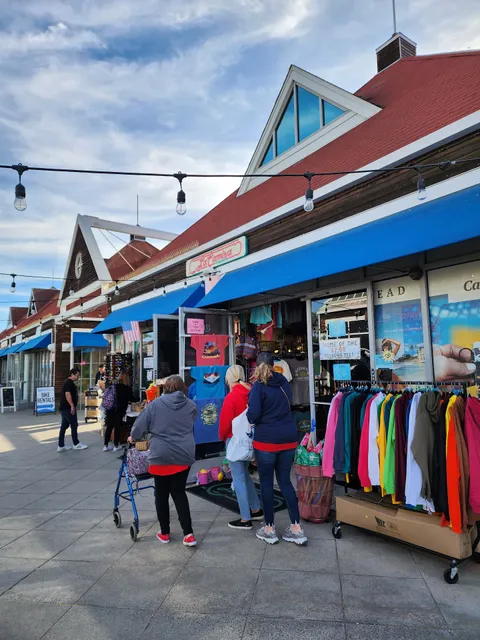 La Camisa T-Shirts & Sweats