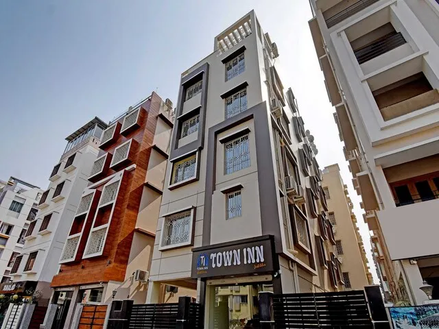 OYO Flagship Town Inn