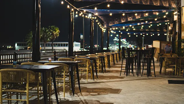 Gallery 41 Water's Edge Grill