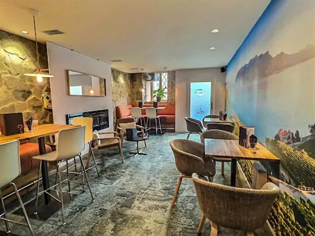 Le Poisson Rouge Wine Bar