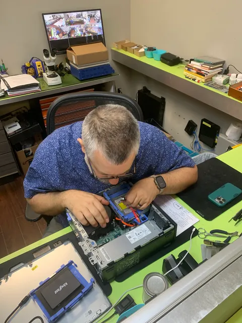 iCUSTOM REPAIRS & RETAIL South Tampa