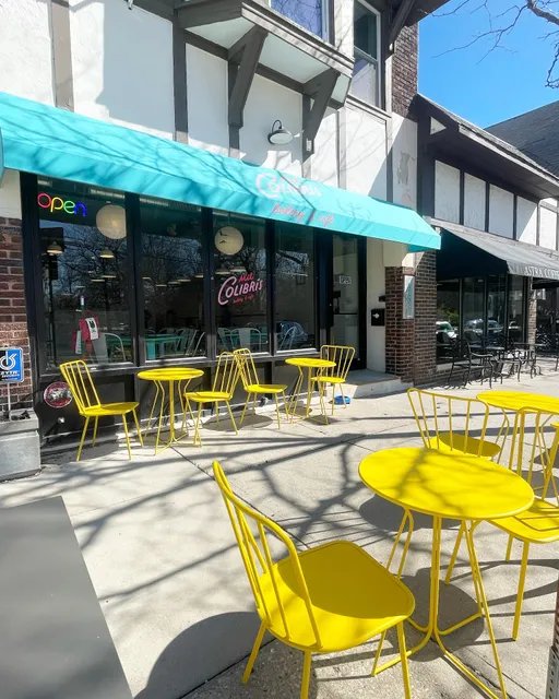 Mil Colibris Bakery and Cafe