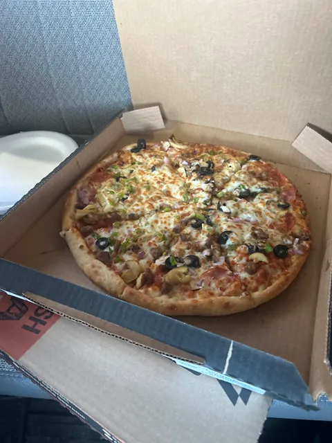 Hot Stuff Pizza at Holland Brothers