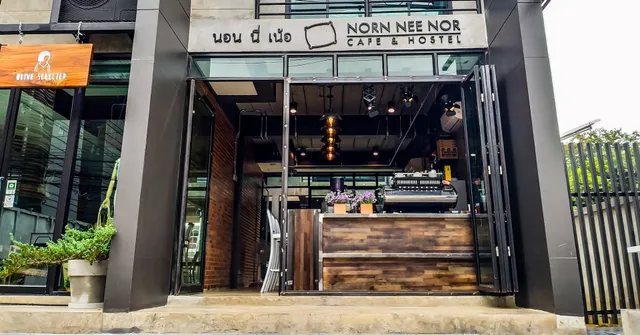 Norn Nee Nor Hostel & Cafe