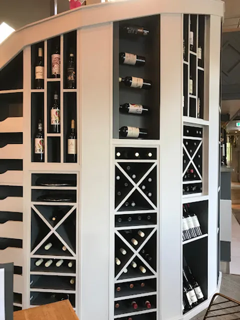 Luci's Restaurant & Cocktail Bar