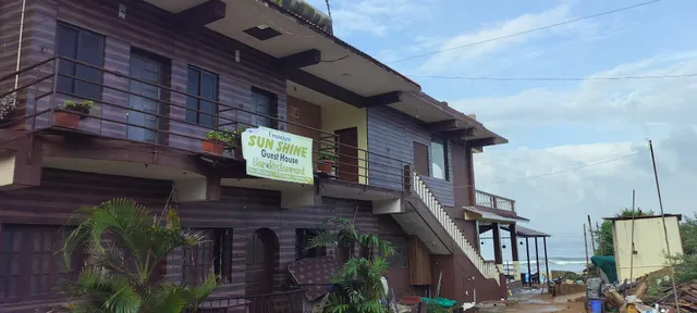 Francisco Sunshine beach front guest house