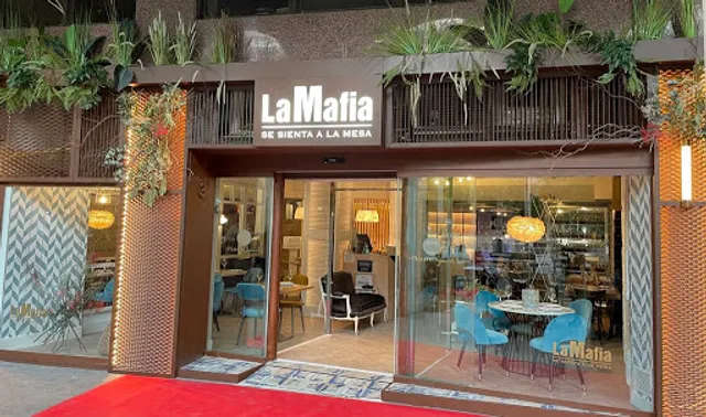 La Mafia se sienta a la mesa