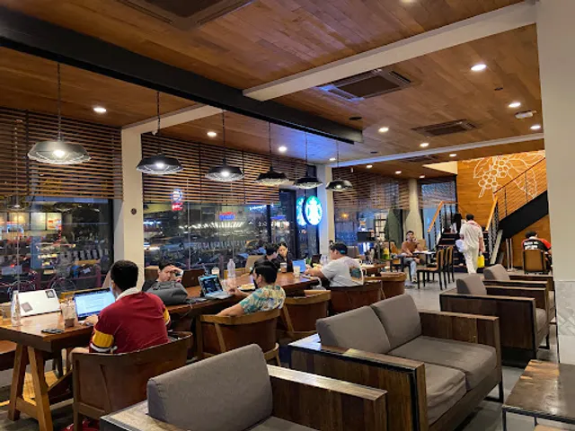 Starbucks at The Paseo Park Kanchanapisek