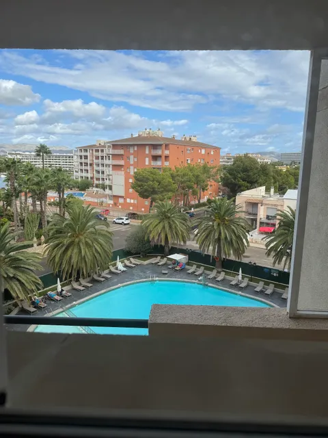 Lagoon Center Apartments