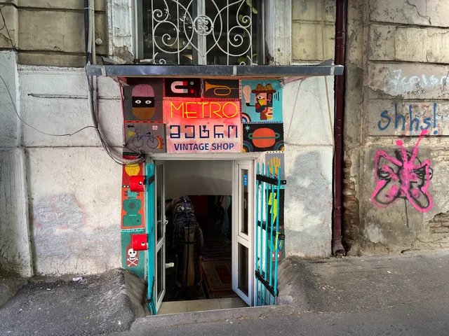 Metro Vintage store