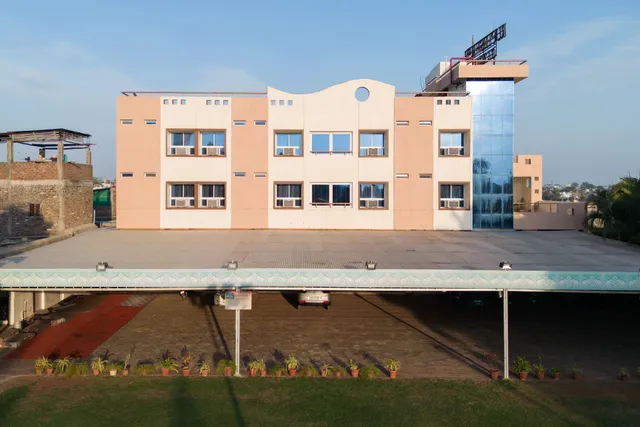 HOTEL RUCHISHREE GARDEN