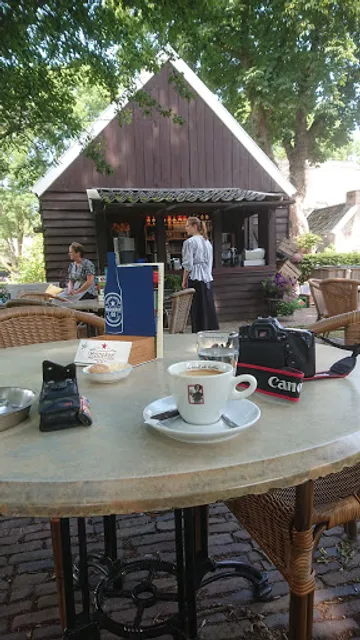 Parlor & Lunch "Museum Antique"