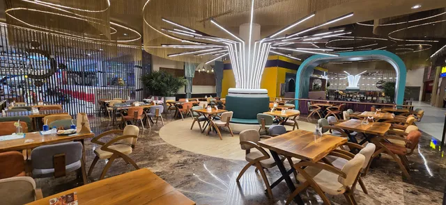 Iraq Style Oman Avenues Mall