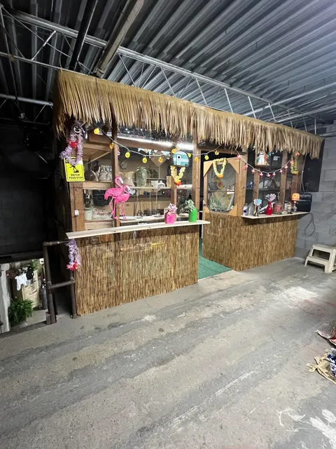 Flea Market Frenzy Vendor Mall-Washington