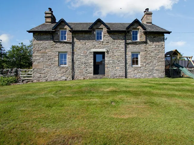 Tomcraggach Farmhouse