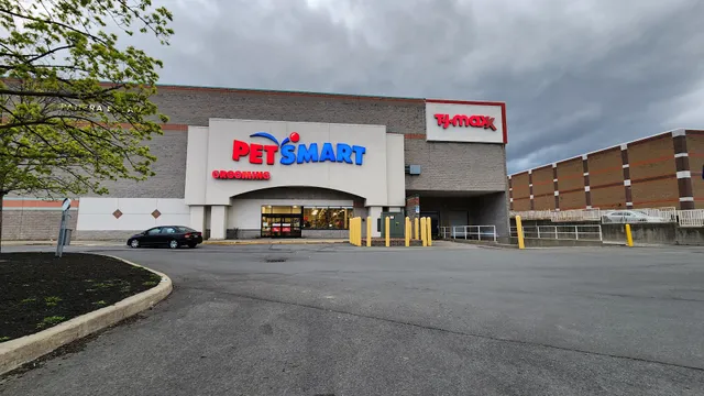 Crossgates Commons Plaza