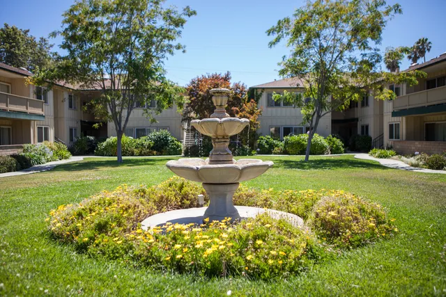 California Oaks Apartments