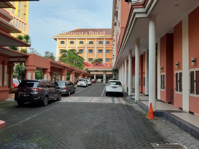 Reddoorz premium syariah semarang city center