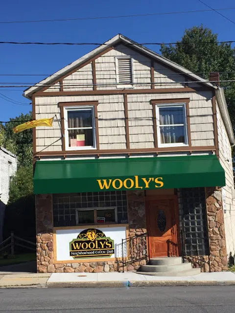 Wooly’s Neighborhood Celtic Pub