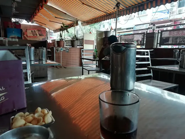 Step-in Restaurant & Bar