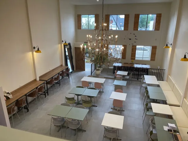 Yellow House Cafe & Restaurant