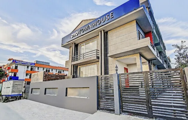 Townhouse 070 Knowledge Park ||| Near Sharda University