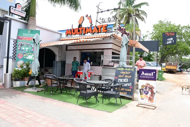 OYO 36976 Hotel Rajashree Comforts