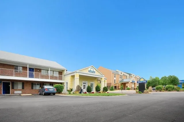 Days Inn by Wyndham KU Lawrence