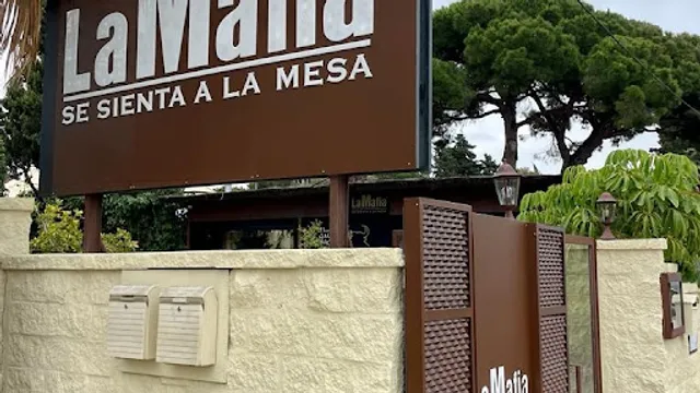 La Mafia se sienta a la mesa