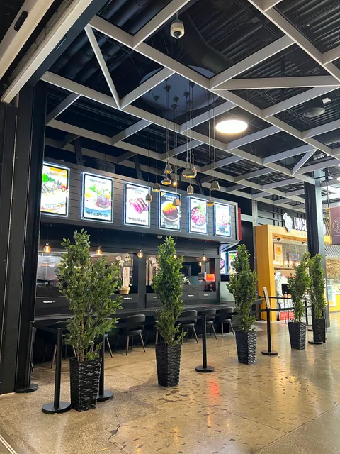 Red Rock-The shops SantaAnita／レッドロック サンタアニータ