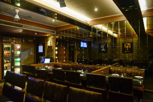 Modern Kitchen & Bar