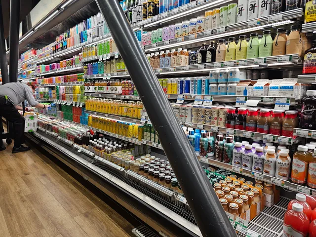 Kentwoodlands Shopping Center