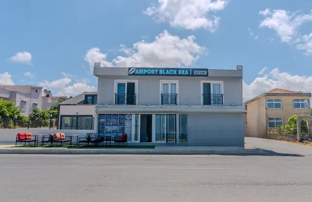 Airport Black Sea Hotel & Restaurant