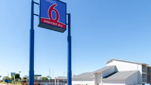 Studio 6 Arlington, TX