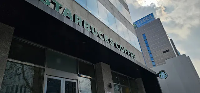 Starbucks Cheongdam Yeongdong-daero